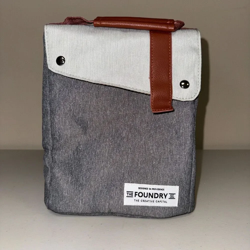 NWOT Foundry Dyer Lunch Bag Grey White Snack Zippered Insulated Tote Work School